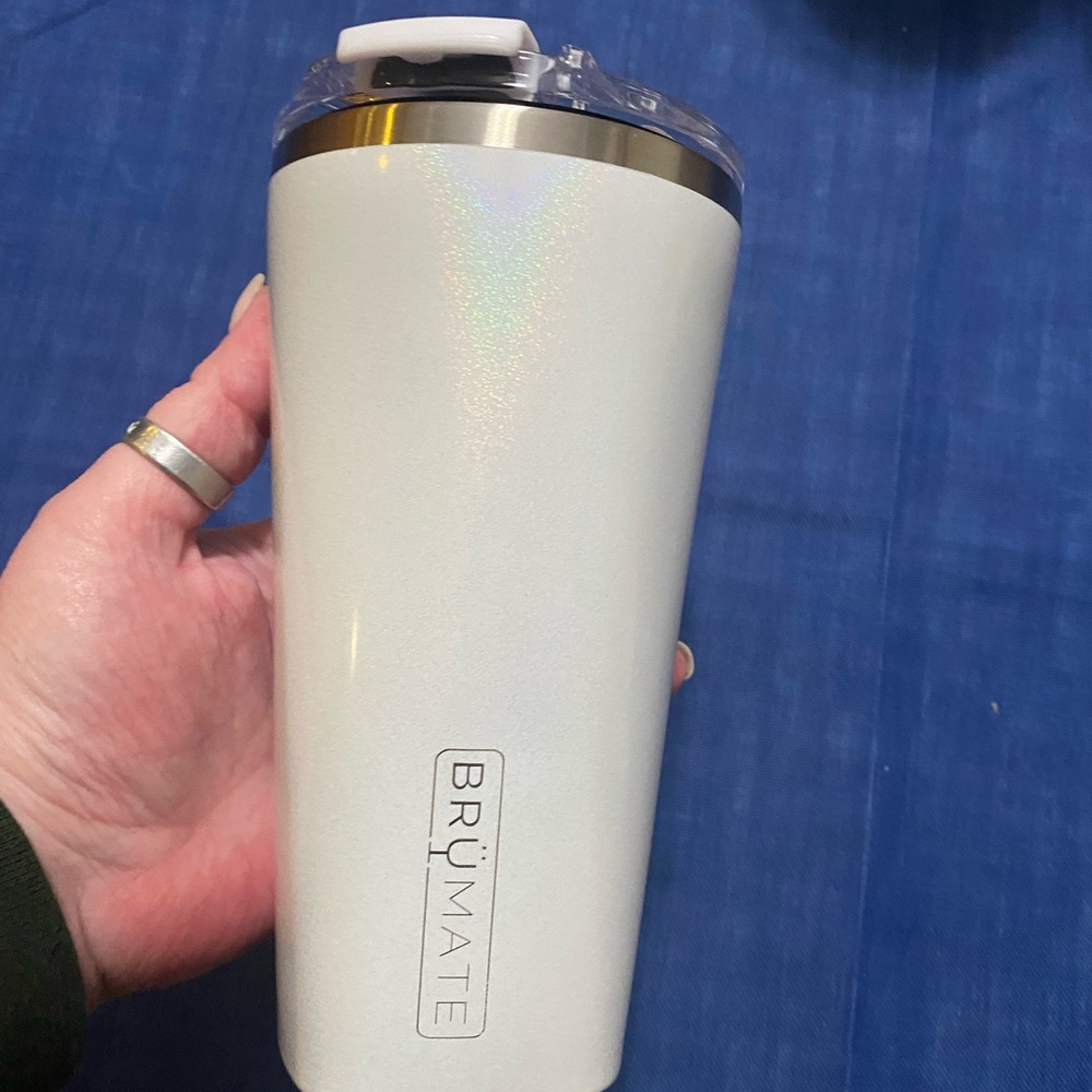 BrüMate Glitter White 20oz Imperial Pint